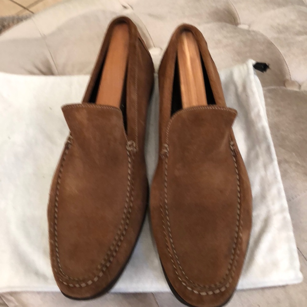 Donald J Pliner Light Brown suede loafers. Size 10. Made in Italy!